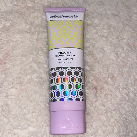 Refreshment pillowy shave cream in citrus spritz🍊🦩🤸🏼🧼🪒🛀🏻🚿 - Picture 1 of 6